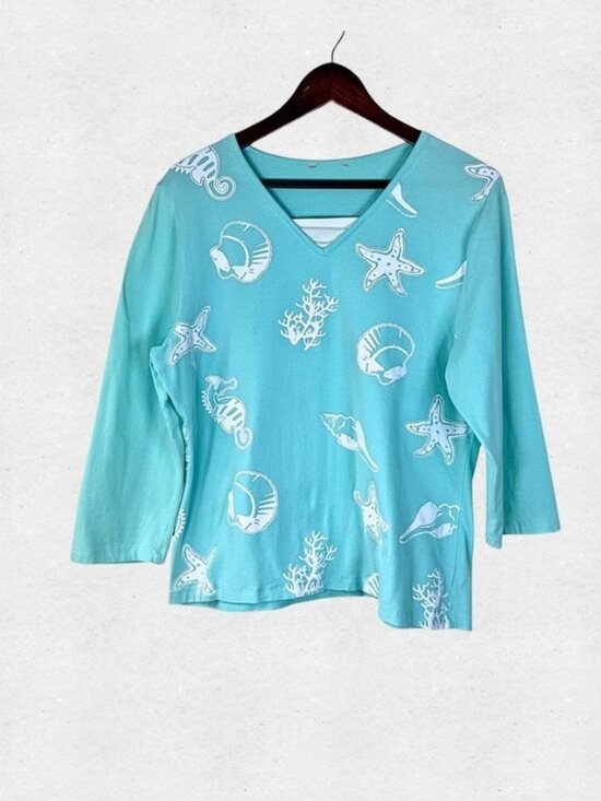 Tops - Light Blue 3/4 Sleeve Vneck Shirt Large Seashell Print Nautical Coastal Grandma